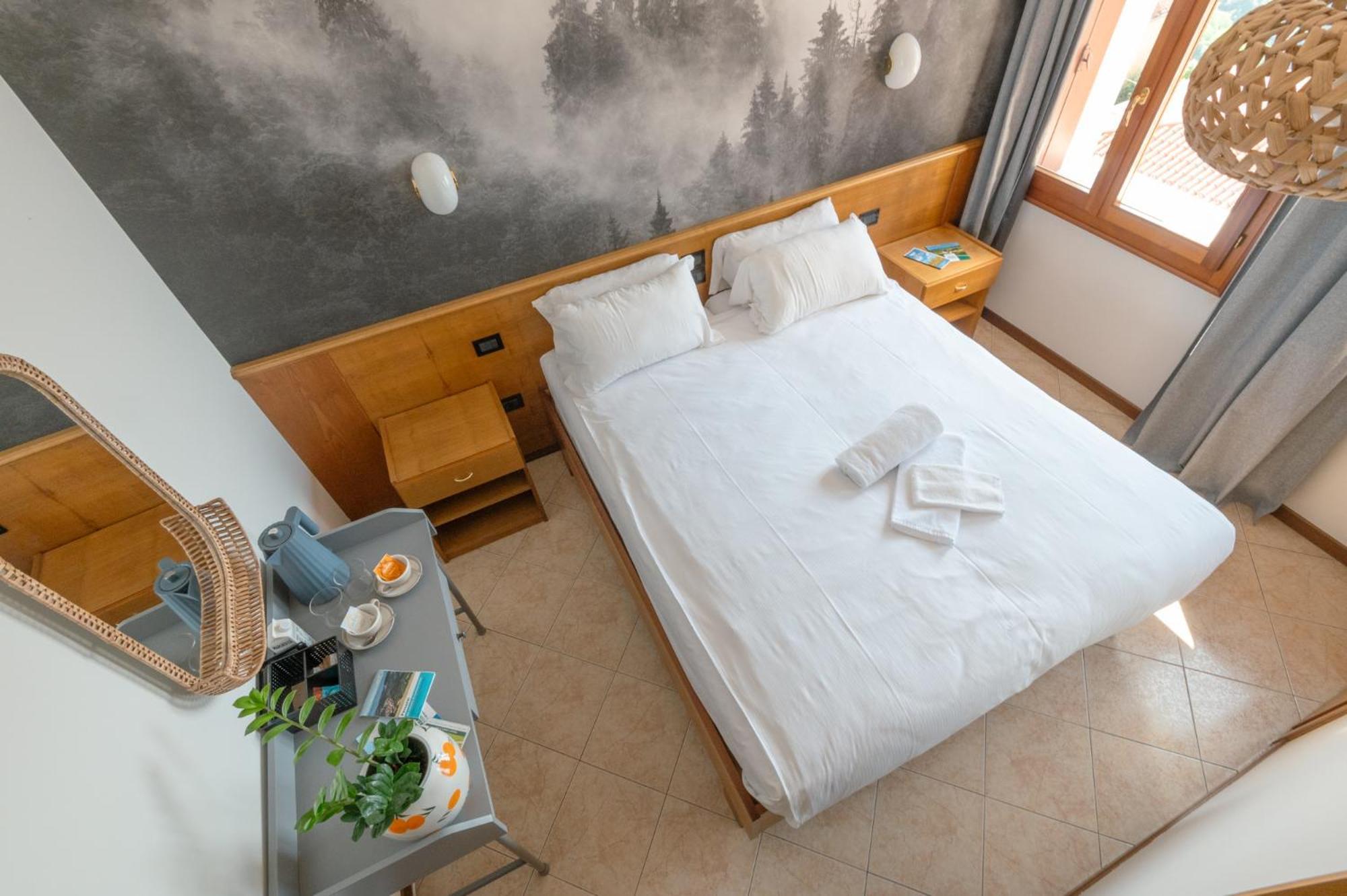 Diana Rooms Lusiana Exterior foto